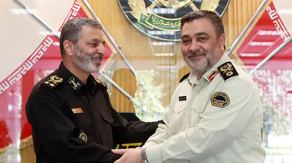 قدردانی فرمانده کل ارتش از رییس پلیس ایران