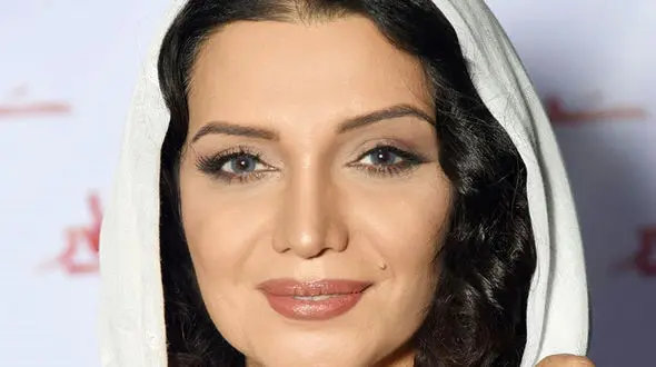 خانم بازیگر معروف در کنار مادرش