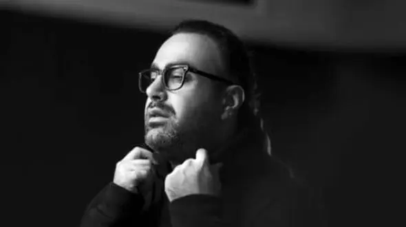 دانلود آهنگ باشکوه دلم پیشته از مهدی جهانی/دارم خاطراتو میدم دست بارون چه عطر عجیبی پیچیده تو ایوون