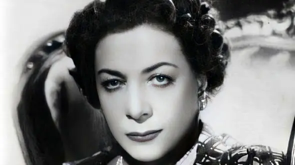 عکس؛ سفر در زمان؛ «تاج‌الملوک، همسر دوم رضاخان در دوران پیری»؛ اواخر دهه 30