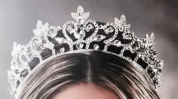 استایل جذاب ملکه آینده بریتانیا در زندانِ مردان! / با این عکس ها شوکه می شوید!