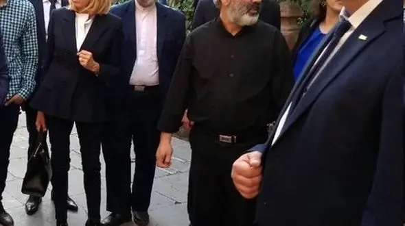 عکس بی حجاب همسر  ماکرون در بازدید  از یک مسجد ایرانی + جزییات 