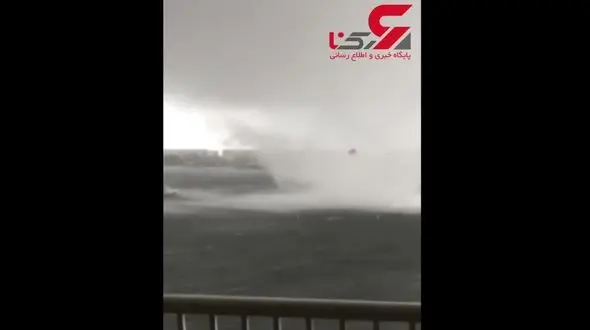 حمله‌ور شدن گردباد به منطقه مسکونی + فیلم 
