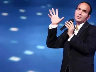 فیلم / صدای حسن ریوندی دراومد:پیجم فیک نیست اگر فیک بود چجوری 60 هزار بلیط با قیمت گران میفروشم/ آقایون داداشم پُز نیست سبک زندگیشه ...