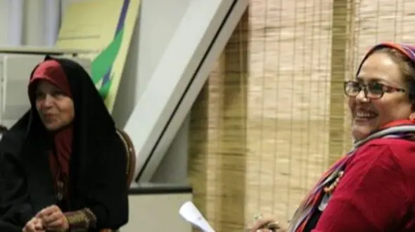 مصاحبه حاشیه ساز بهاره رهنما  با فائزه هاشمی /  یه مصاحبه کردم شهر بهم ریخت! بعضیام دارن سکته میکنن و یقه پاره میکنن اصلا اهمیتی نداره.+ عکس