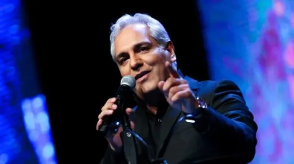 فیلم آواز دلنشین و بهشتی مهران مدیری با آهنگ امشب شبه مهتابه در کنسرت زنده / مردی برای تمامی فصول !