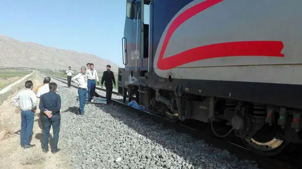 له شدن مرد جوان زیر قطار در اندیمشک + عکس