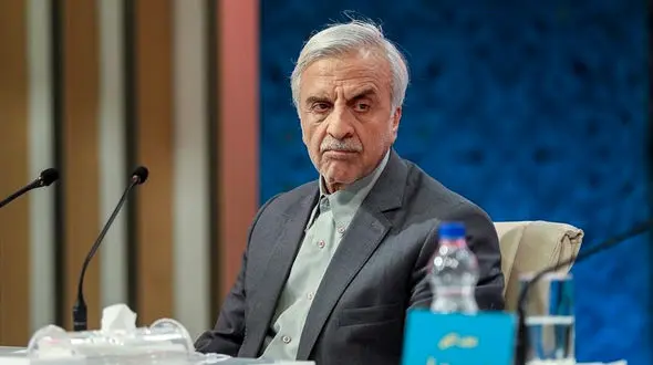 بی ادبی ها و دشنام ها ریشه در رفتار مسئولین دارد / احمدی نژاد شروع کننده بی ادبی‌ها در فضای سیاسی بود