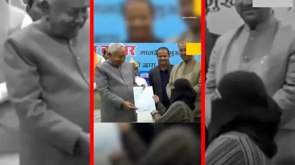 فیلم جنجال پایین کشیدن حجاب پزشک توسط آقای وزیر 