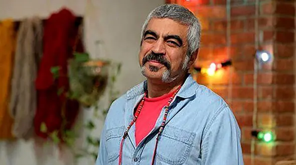 فیلم/صف طولانی هواداران سروش صحت در جشن امضای کتابش