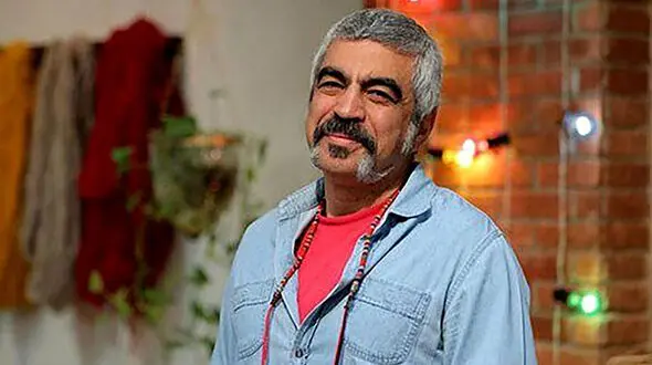 فیلم/صف طولانی هواداران سروش صحت در جشن امضای کتابش