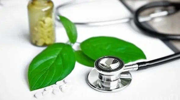  ادغام خدمات طب ایرانی در نظام سلامت موجب کاهش هزینه ها می شود