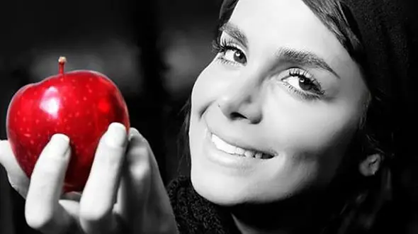 تقلید خانم بازیگر تلویزیون از سحر قریشی ! / آزاده مهدی زاده کیست ؟!