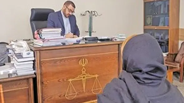 بلای وحشتناکی که برای زن تهرانی در آرایشگاه آمد!/ او از دیدن این صحنه به التماس افتاد