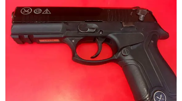 آتش نشان خرمشهری خودش را هدف قرار داد / شلیک هولناک بخاطر مشکلات خانوادگی + عکس اسلحه