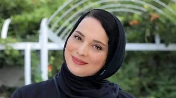 عکس کریسمسی  روشنک عجمیان با آب نبات های دیزنی!