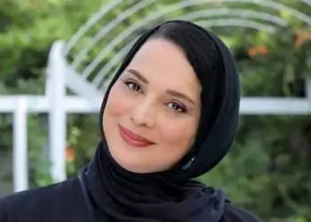 عکس کریسمسی  روشنک عجمیان با آب نبات های دیزنی!