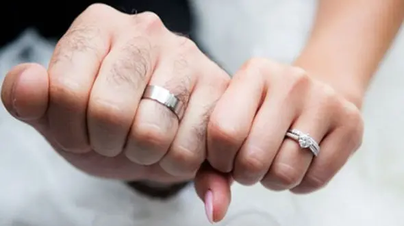 عجیب ترین کارت عروسی در تهران / نمایش عروس و داماد برای تمام لحظه ها را ببینید + عکس