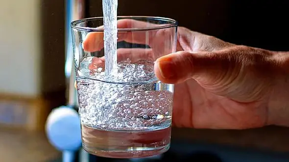 تامین آب 4 میلیون تهرانی در خطر است! صادرات آب بسته‌ بندی چه توجیهی دارد؟