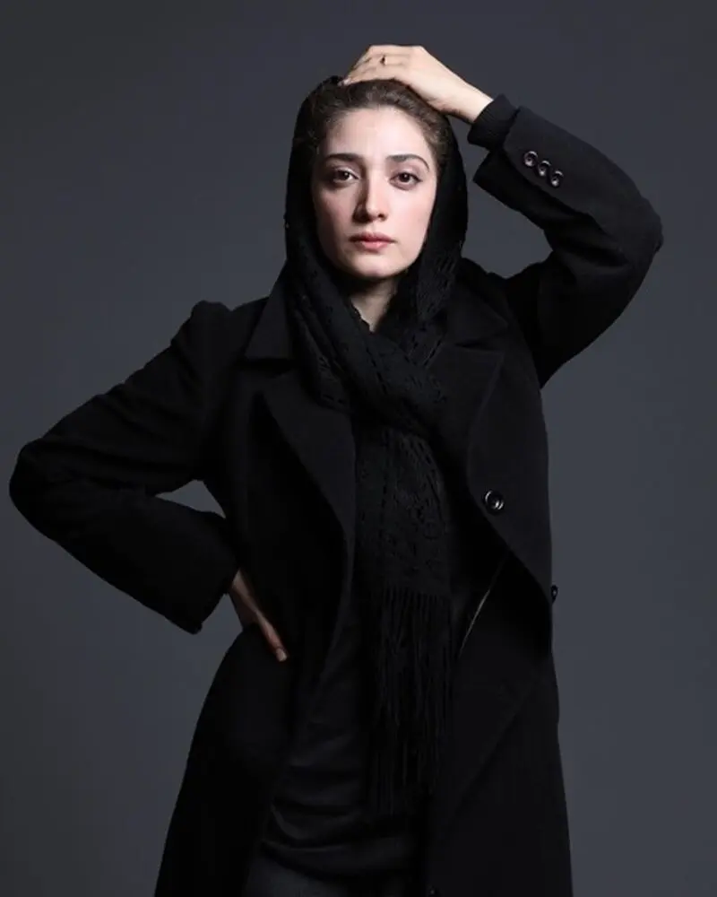 استایل مینا ساداتی و بیوگرافی او