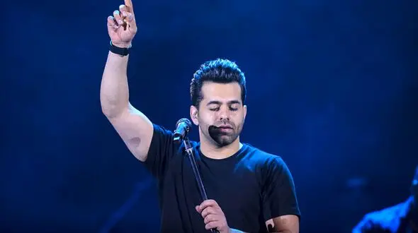 فیلم آواز باشکوه کنسرت زنده و بی نقص《رضا بهرام》با اجرای آهنگ "کاش سرنوش ما جدا بود" هنوزم بی بهانه برای عاشقان میخونه!