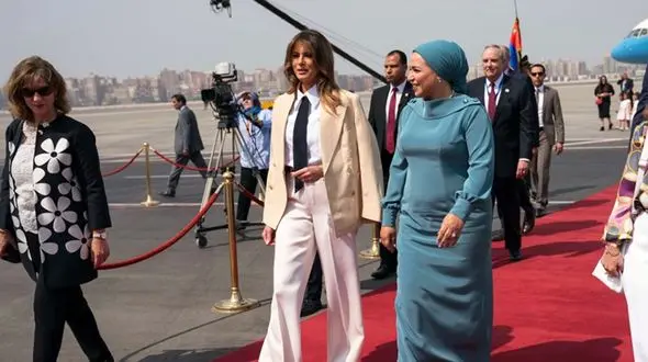  ملانیا ترامپ این بار در اهرام مصر جنجال کرد! + تصاویر
