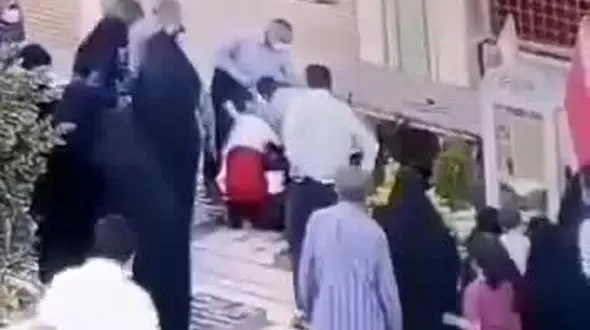 حادثه غم‌انگیز برای فیلم‌بردار انتخابات در کرمان + فیلم