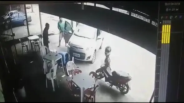 نجات معجزه آسای یک مرد از شلیک تیرخلاص به سرش + فیلم باورنکردنی