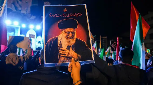 فیلم / نکات مهم برای حفظ سلامت سالمندان، زنان باردار و کودکان در مراسم تشییع رهبر شهید