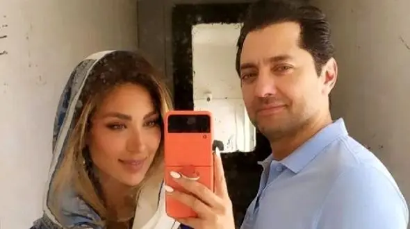 نگاهی به چیدمان شیک گوشه‌ایی از پذیرایی خانه‌ مینا مختاری و بهرام رادان با گل‌های بهاری+ عکس/ ایده عالی برای دکوراسیون