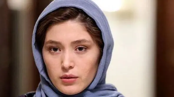 جنجال جدید فرشته حسینی با پوشش متفاوت/شب پرحاشیه با جایزه‌ی بهترین بازیگر زن!+عکس