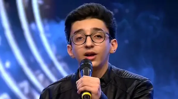 غوغای خوانندگی آهنگ شجریان توسط یک نوجوان ایرانی/ خوانندگی تو خون این پسره+ویدیو