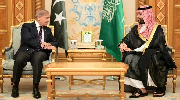 پاکستان شایعات فروش سلاح هسته‌ای به عربستان را رد کرد