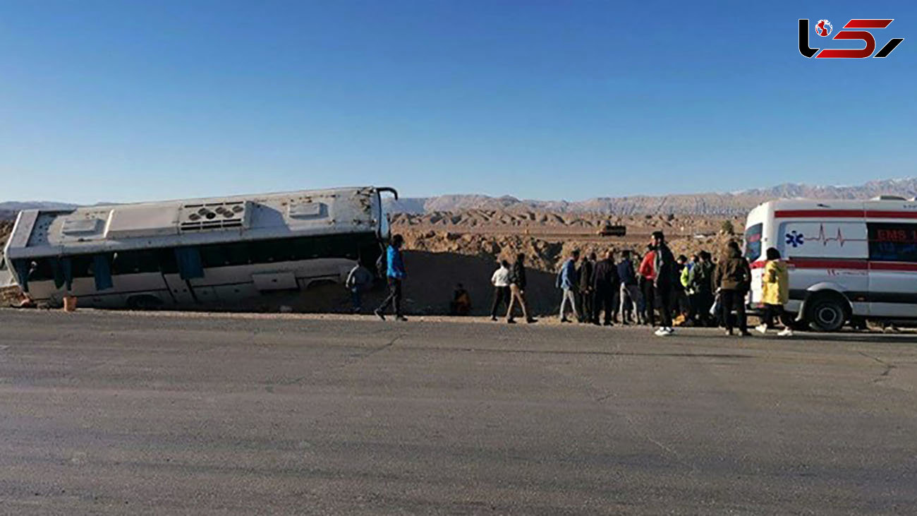 عکس / حادثه برای اتوبوس در محور تهران- سمنان