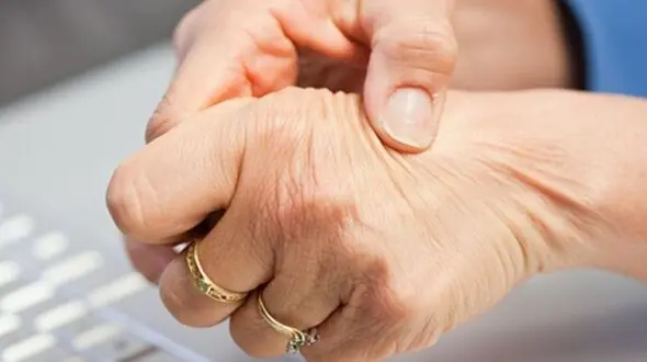 این 8 علائم نشانه این بیماری دردناک است