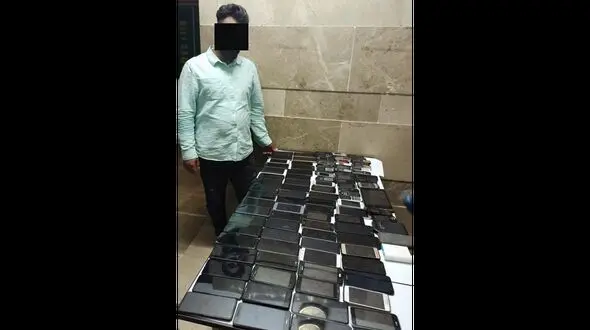 این شاه دزد موبایل‌های کرمانشاه با 100 گوشی دستگیر شد +عکس