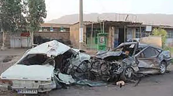 تصادف مرگبار پژو با پیکان در داراب