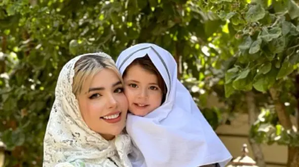 فیلم /  مهران مدیری دنبال این خانم بلاگر زیبا بود / سیما افضلی:در دوران نامزدی ام باردار شدم .../  پیشنهاد بازی مقابل مهران مدیری را رد کردم!
