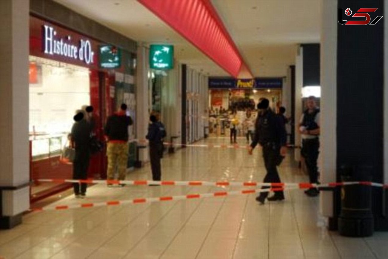 سرقت مسلحانه از جواهرفروشی بزرگ / سارقان مرکز خرید را به رگبار بستند + فیلم و عکس