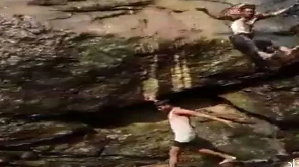 سقوط پسر 16 ساله از آبشار 9 متری + عکس 