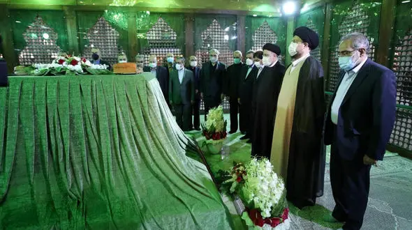 نجات کشور رفع مشکلات و رونق گرفتن زندگی مردم/ حمایت ازکوخ‌نشینان یک حقیقت است