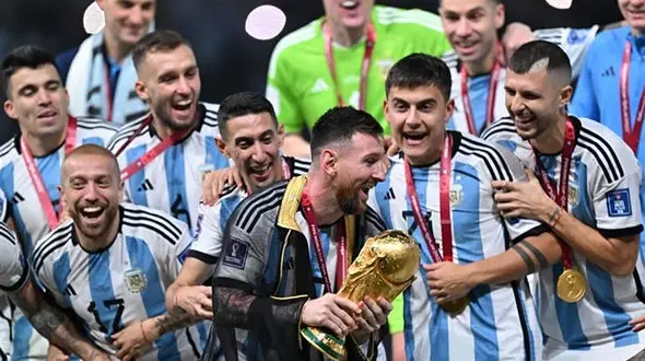 ویدیو ضربات پنالتی فرانسه و آرژانتین از روی سکو ها