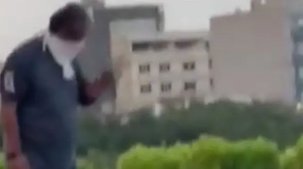 فیلم لحظه نجات یک مرد از خودکشی توسط جوان بوکانی