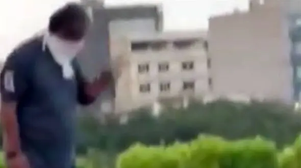 فیلم لحظه نجات یک مرد از خودکشی توسط جوان بوکانی