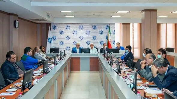 خودروسازان: استانداردهای اجباری را لغو کنید تا تولید خودرو زیاد شود ! 