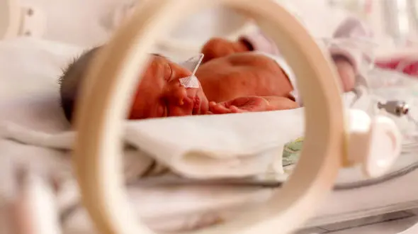 زایمان زن 23 ساله در زندان مردان!+عکس