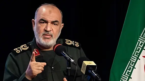اولین عکس از پیکر شهید سردار سلامی / گریه های خانواده اش با دیدن چهره سردار 