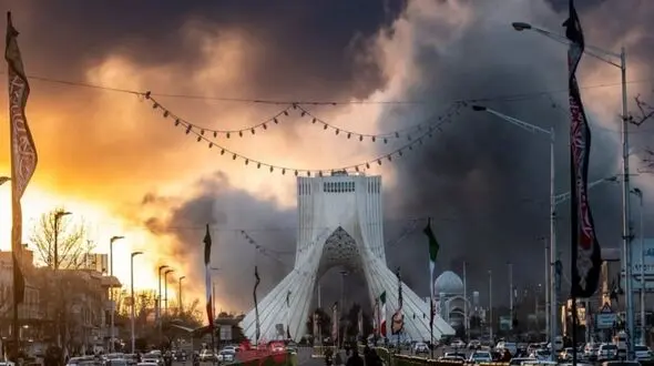 فیلم جنایت جنگی در میدان آزادی تهران 