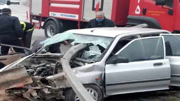 تصادف مرگبار در پراید با گاردریل در گرمسار / 2 کشته و 3 زخمی + عکس