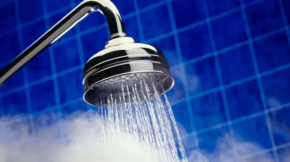 مقابله با افسردگی با دوش آب گرم/حمام کردن کالری می سوزاند